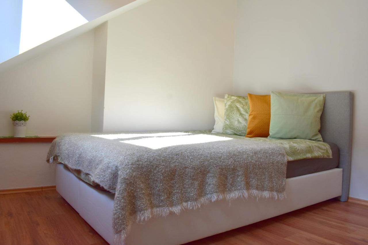 New Central Rooftop With Private Wellness, Sauna & Whirlpool Bath Praag Buitenkant foto