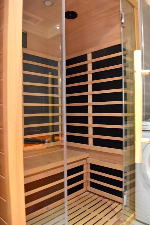 New Central Rooftop With Private Wellness, Sauna & Whirlpool Bath Praag Buitenkant foto