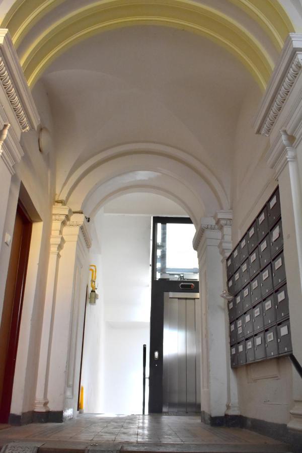 New Central Rooftop With Private Wellness, Sauna & Whirlpool Bath Praag Buitenkant foto