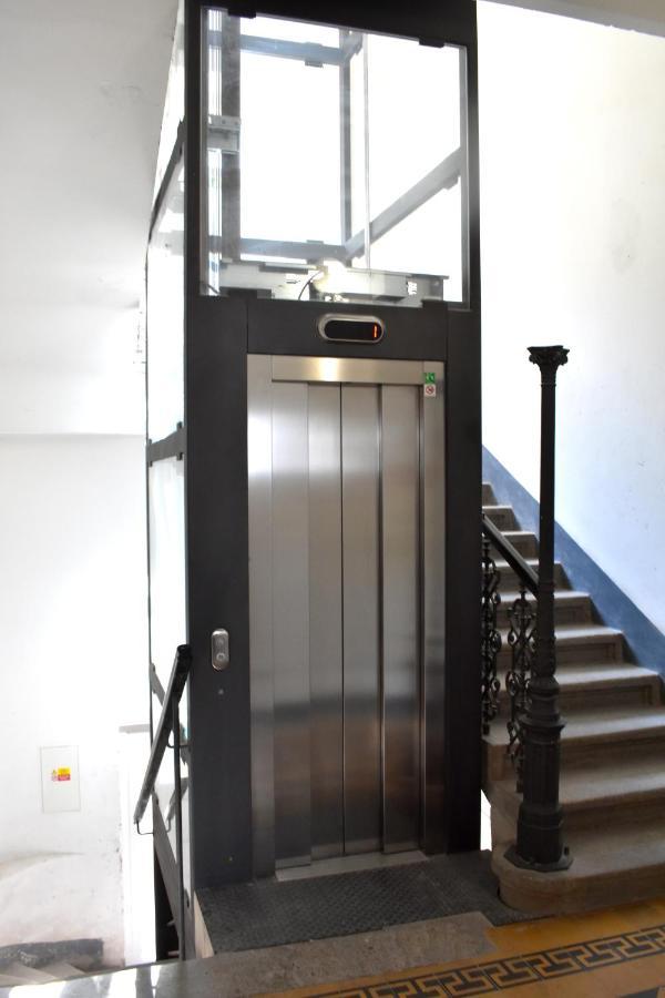 New Central Rooftop With Private Wellness, Sauna & Whirlpool Bath Praag Buitenkant foto